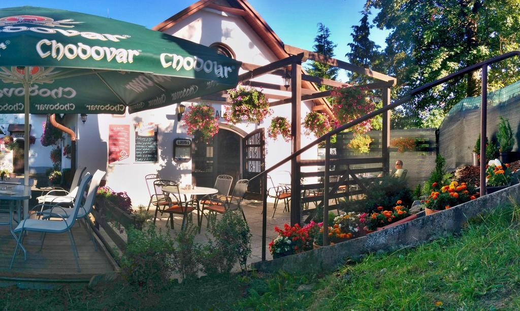 Hostinec U Pejska A Kocicky Mariánské Lázně Dış mekan fotoğraf