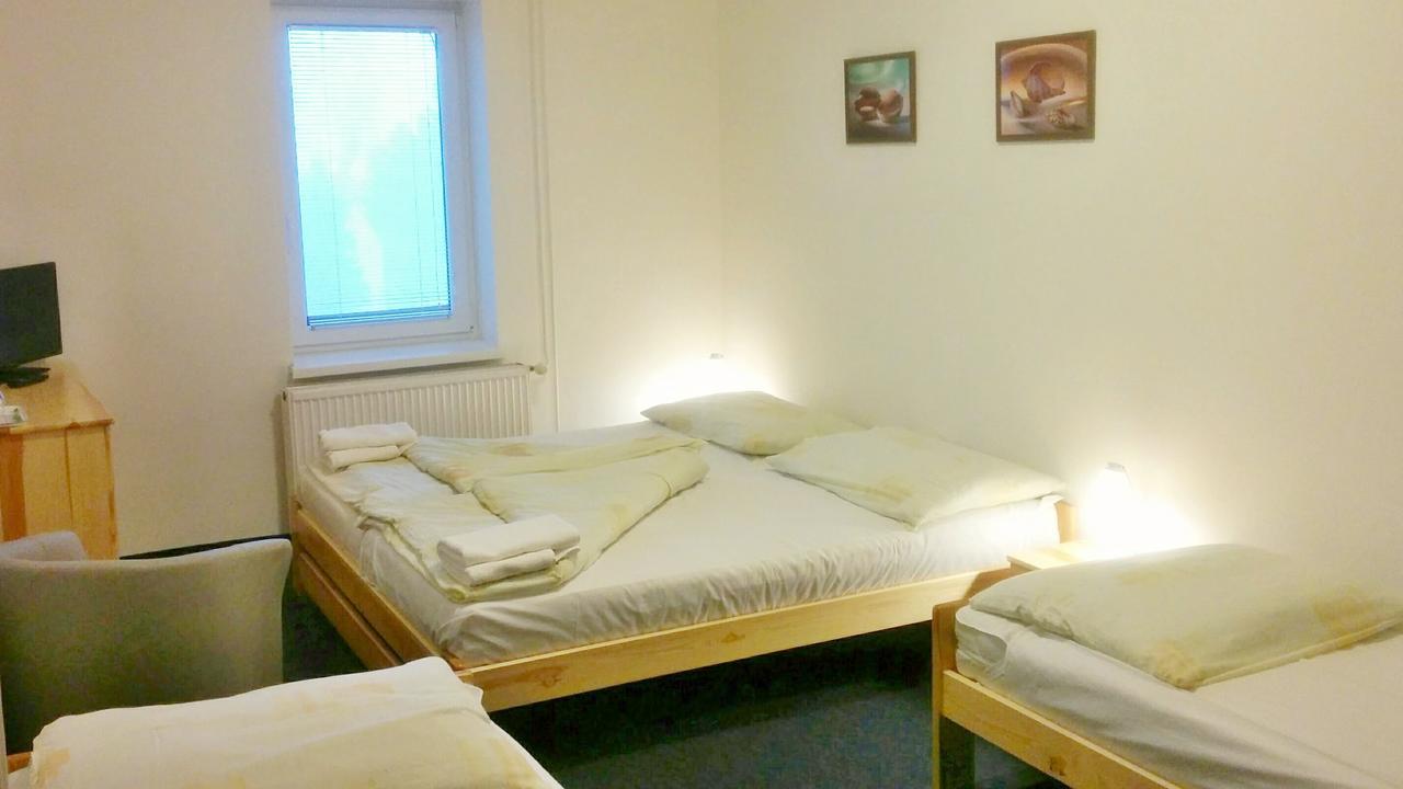 Hostinec U Pejska A Kocicky Mariánské Lázně Dış mekan fotoğraf